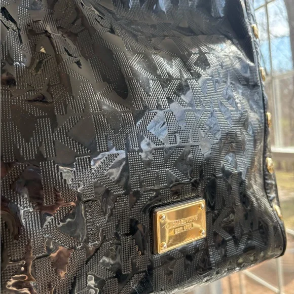 Michael Kors Delancy Studded Black Patent Logo Shoulder Bag Purse - Picture 2 of 6